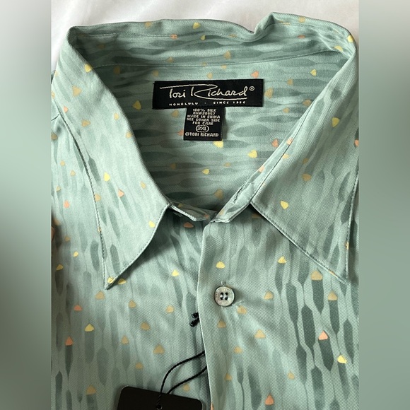 NWT Silk Shirt Tori Richard SS feather pattern shinny buttons Cruise wear 2XL - Picture 4 of 10